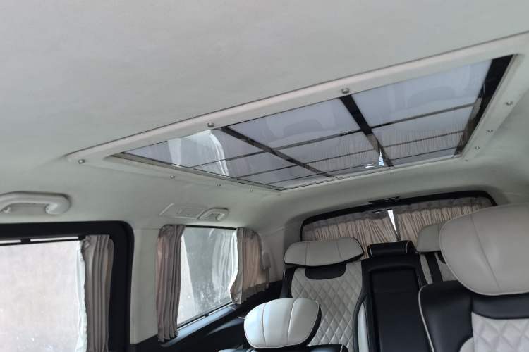 Used Mercedes-Benz Vito 2018 2.0T Business Version China V Emission Standard Headliner