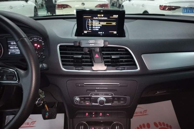 Used Audi Q3 2016 30 TFSI Fashion Model Audio And AC Panel