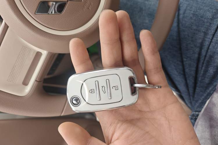 Used Wuling Hongguang MINIEV 2025 Four-Door Version Advanced Edition Vehicle Key