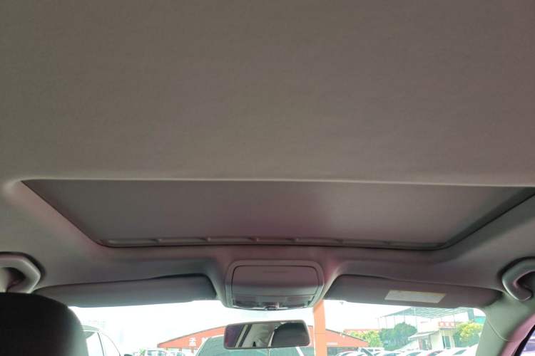 Used Volkswagen Sagitar 2015 230TSI Automatic Comfort Version Headliner