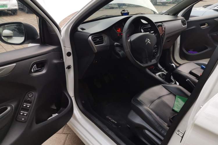 Used Citroen Elysee 2015 ZhiShang Edition 1.6L Manual Comfort Model