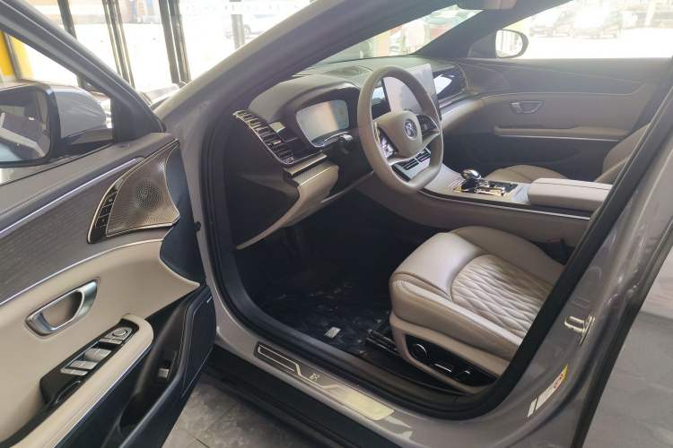 Used BYD Han 2025 DM-i Intelligent Driving Edition 125KM LiDAR Flagship Model