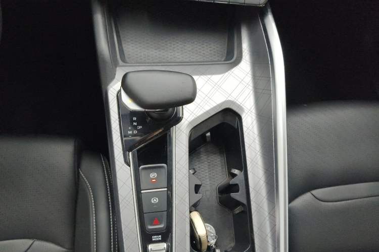 Used Geely Auto Preface 2021 2.0TD Luxury Version Gear Lever