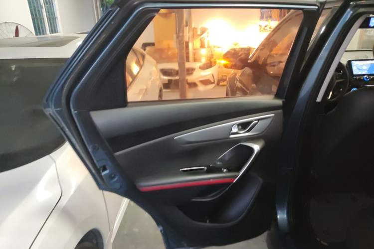 Used CHANGAN CS55 2018 1.5T Automatic Colorful Edition China V Standard
