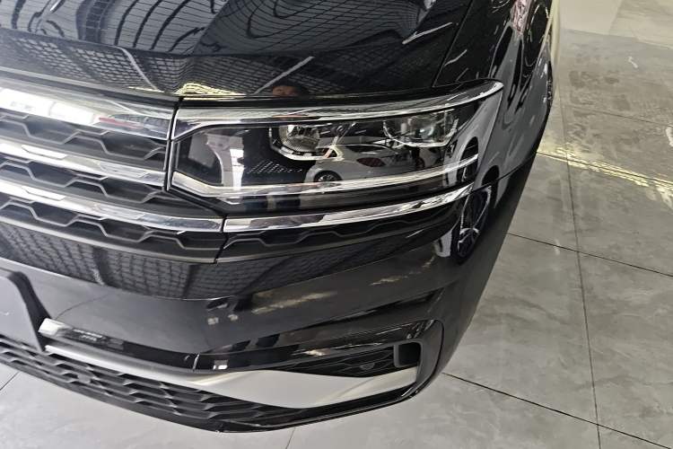 Used Volkswagen Teramont X 2020 Facelifted 330TSI Two-Wheel-Drive Luxury Edition Left Front Headlight