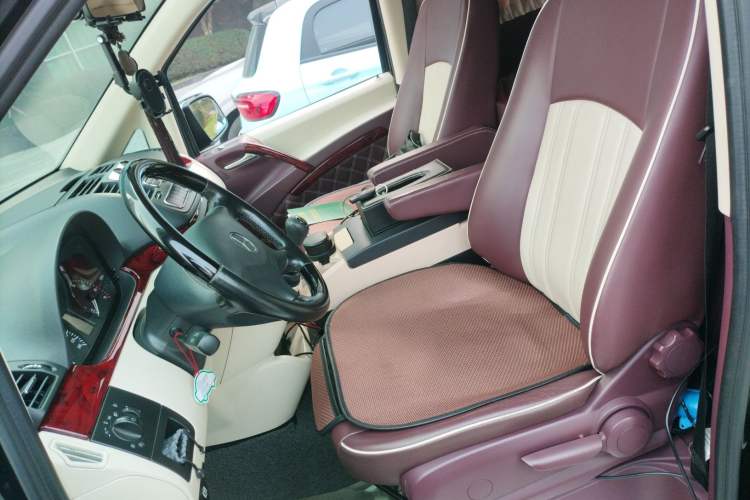 Used Mercedes-Benz Vito 2013 3.0L Business Edition Left Front Seat