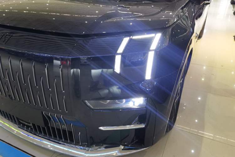 Used Zeekr 009 2024 7-Seater Walk-Through Version Four-Wheel Drive 108 kWh