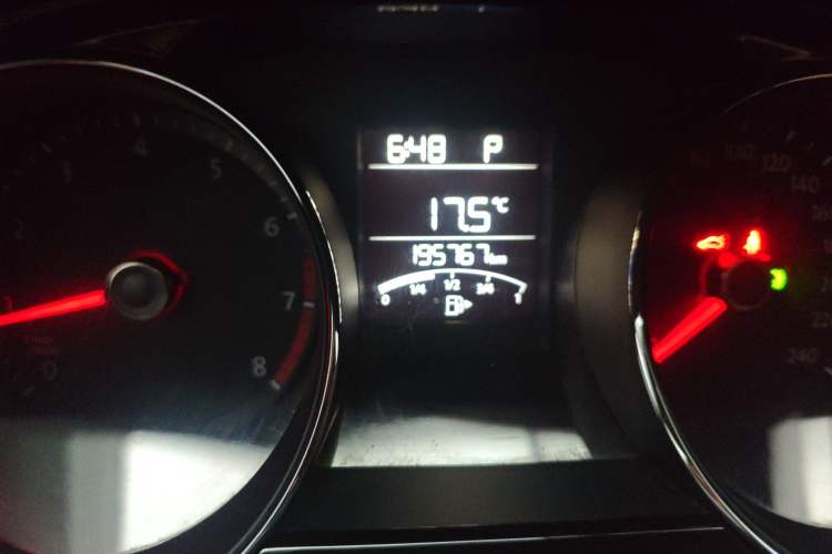 Used Volkswagen Bora 2017 1.6L Automatic Comfort Model Odometer Close Up