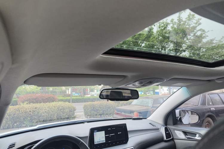 Used Hyundai Tucson 2019 280TGDi Dual-Clutch Two-Wheel Drive Smart Connect Version China VI
