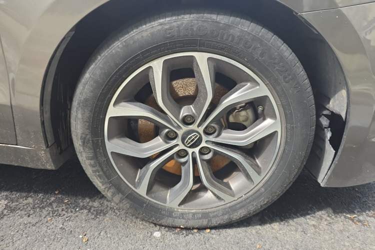 Used Geely Auto Emgrand GT 2017 2.4L Comfort Model Right Front Wheel Hub