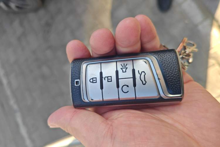 Used GAC Trumpchi GS7 2017 320T Two-Wheel-Drive Luxury Smart Connectivity Model
