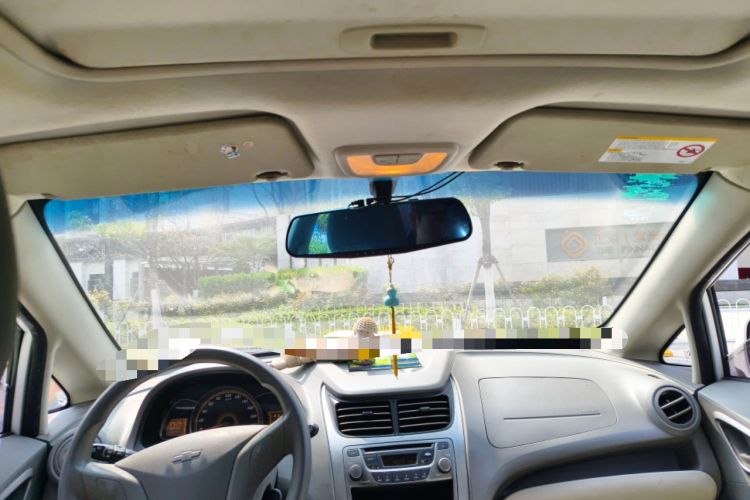 Used Chevrolet Sail 2011 Sedan 1.4L AMT Happiness Edition