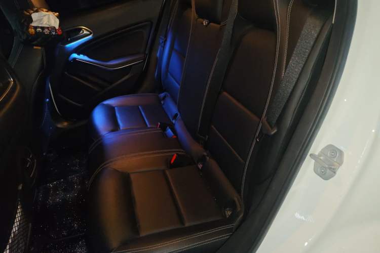 Used Mercedes-Benz GLA 2017 GLA 220 4MATIC Fashion Model Left Rear Seat