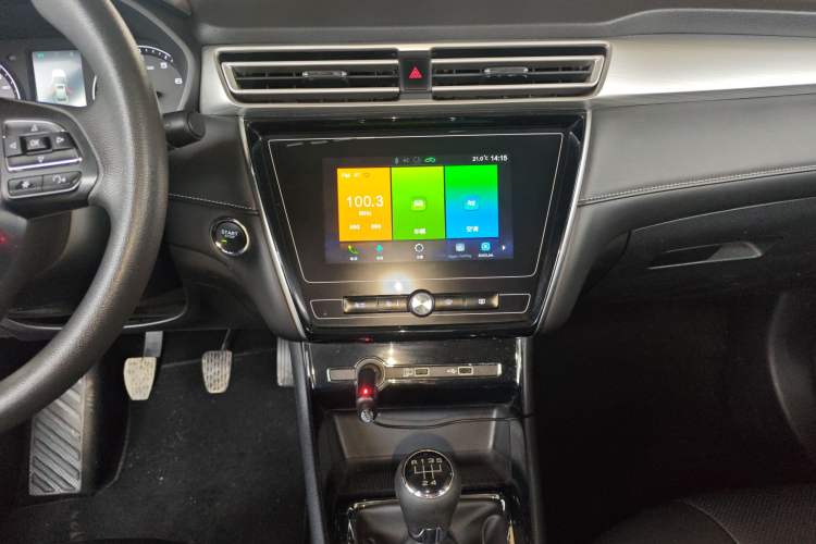 Used Roewe i5 2020 1.5L Manual 4G Connect Leehao Flagship Edition Audio And AC Panel