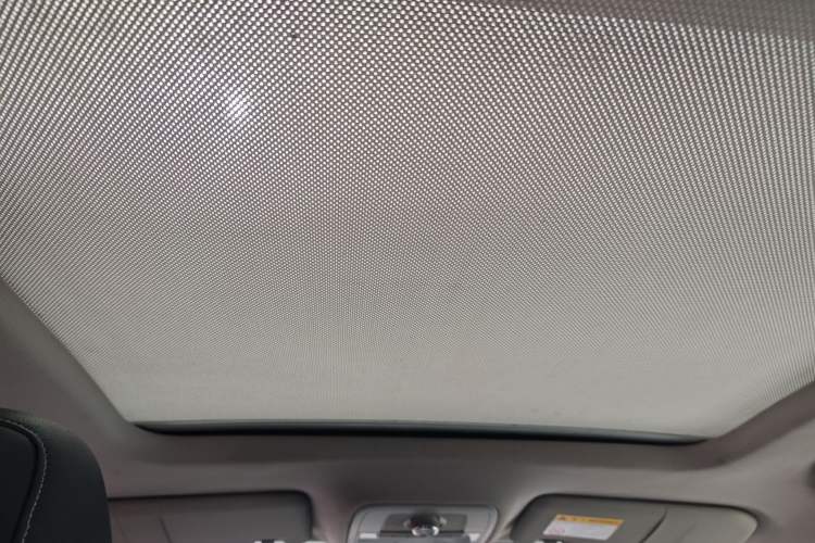 Used Roewe RX5 2016 30T Two-Wheel Drive Automatic Internet Smart Edition