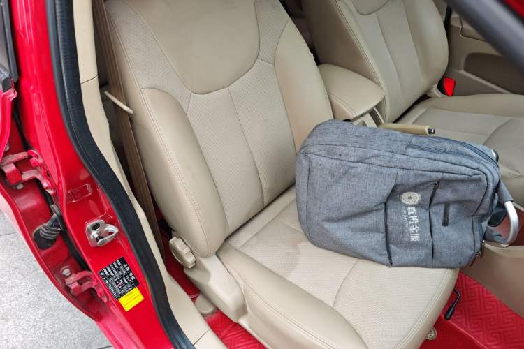 Used Roewe 350 2014 1.5L Manual Swift Edition Right Front Seat