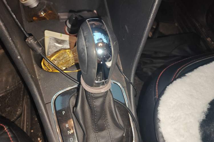 Used Volkswagen Polo 2016 1.6L Automatic Comfort Model Gear Lever