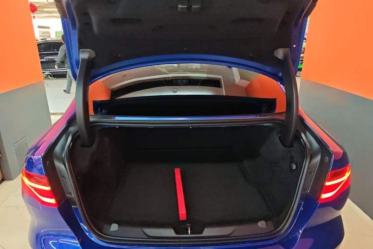 Used Jaguar XEL 2020 2.0T 200PS R-DYNAMIC Youth Sports Edition