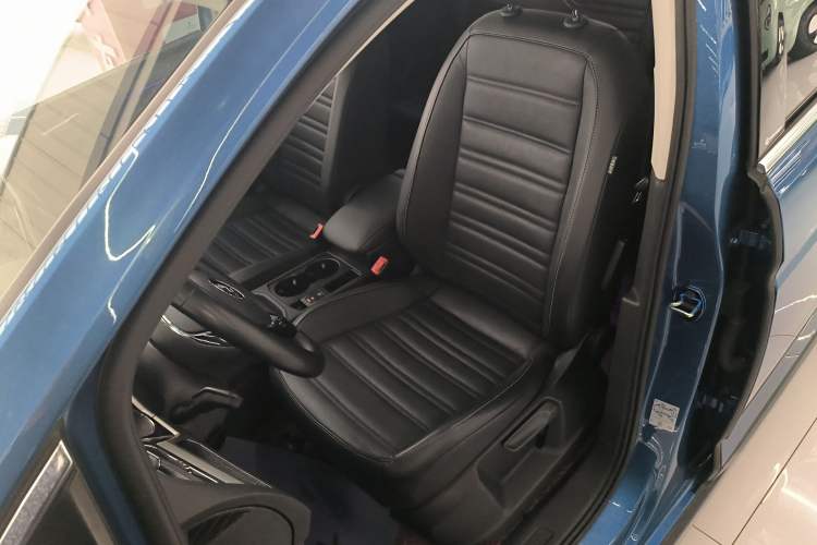 Used Volkswagen Touran 2018 Volkswagen Touran L 280TSI DSG Boundary Edition 7 Seats China VI Standard Left Front Seat