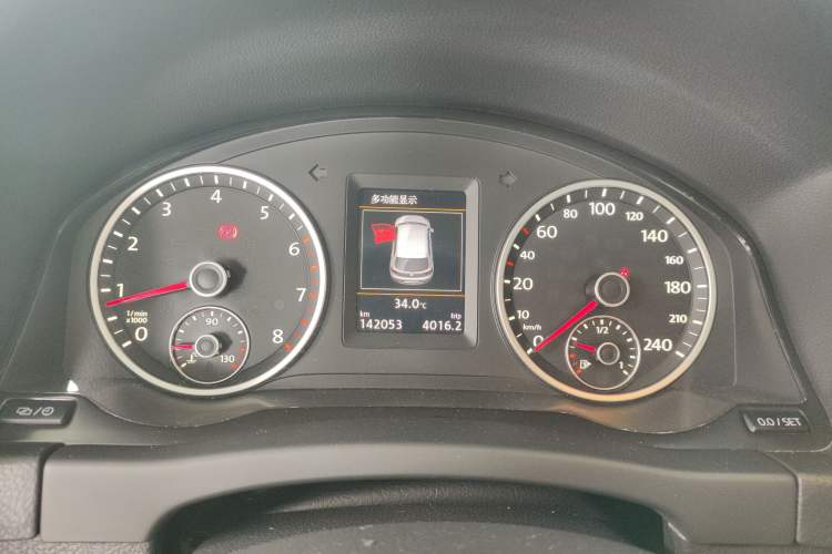 Used Volkswagen Tiguan 2015 1.8TSI Automatic Two-Wheel Drive Luxury Model Instrument Cluster