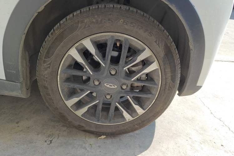 Used Chery QQ Little Ant 2021 200 000-Yuan Ant Fan Edition Talent Version NMC Battery 301 km Right Front Wheel Hub
