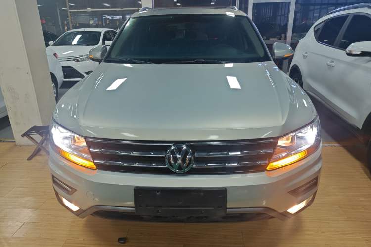 Used Volkswagen Tiguan L 2020 330TSI Automatic Two-Wheel Drive Panoramic Comfort Edition China VI Standard