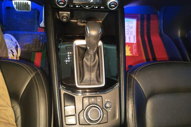 Used Mazda CX-5 2020 Revised Version 2.0L Automatic Two-Wheel Drive ZhiZun Trim Gear Lever