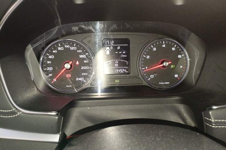 Used Roewe RX5 2019 20T Two-Wheel Drive Automatic 4G Connected Platinum Edition
