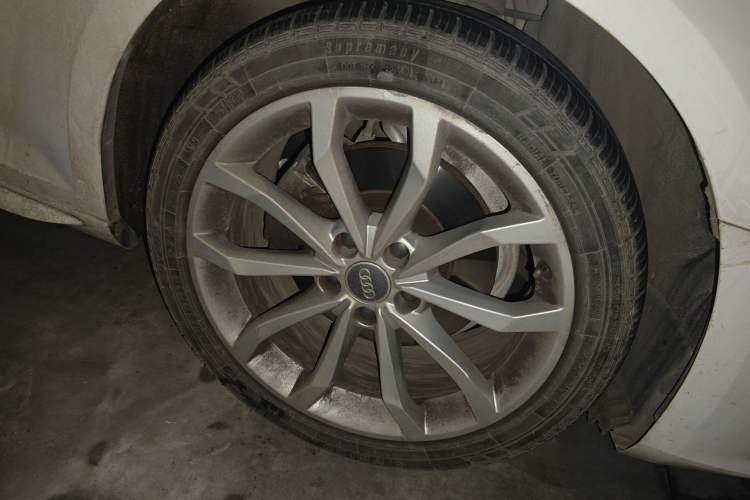 Used Audi A4L 2019 40 TFSI Fashion Version China V Right Front Wheel Hub