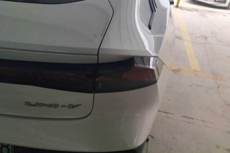 Used Changan UNI-V iDD 2023 Zhidian iDD 1.5T 113km Smart & Fun Version (Rapid Edition)