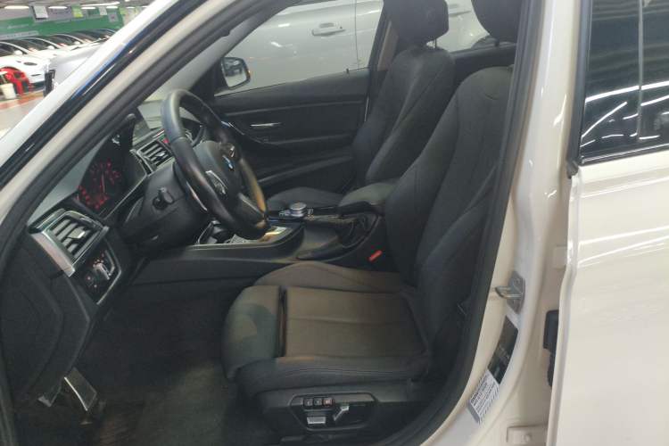 Used BMW 3 Series 2018 320Li Leading Model M Sport Package
