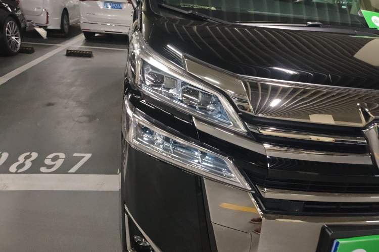 Used Toyota Vellfire 2021 Crown Dual-Engine 2.5L HV Prestige Edition Right Front Headlight