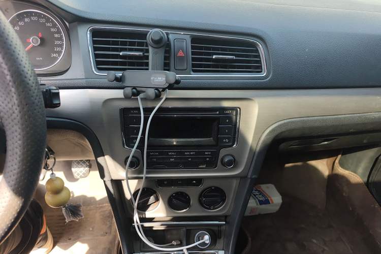 Used Volkswagen Lavida 2013 Restyled Classic 1.6L Manual Comfort Edition
