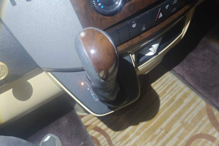 Used Mercedes-Benz Sprinter 2009 Enhanced Version Gear Lever