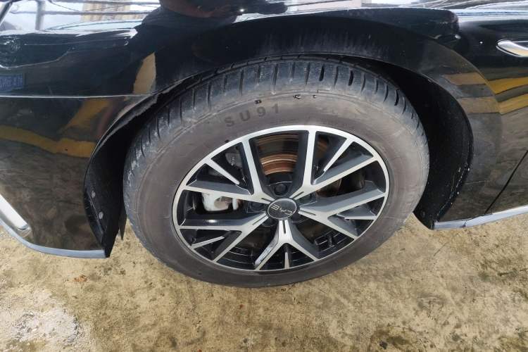 Used BYD e9 2021 Business Edition
