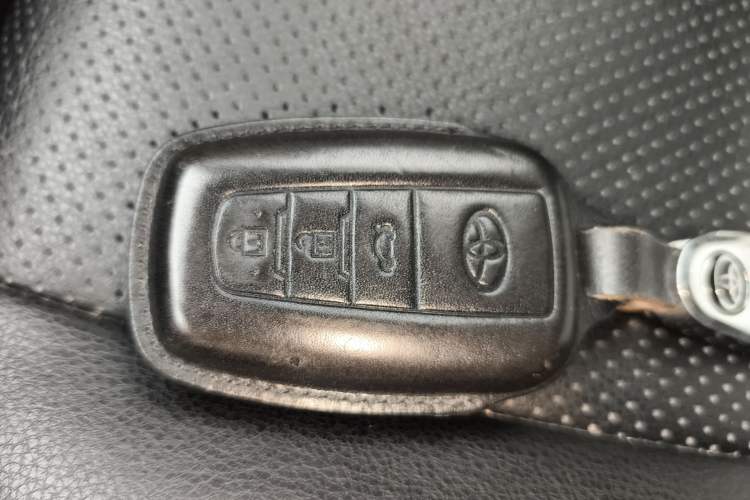 Used Toyota Levin 2022 Dual-Engine 1.8H E-CVT Luxury Edition Vehicle Key