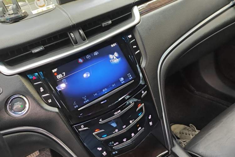 Used Cadillac XTS 2013 28T Luxury Model
