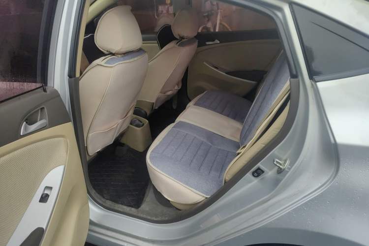 Used Hyundai Verna (older generation) 2010 Sedan 1.4L Manual Comfort GS
