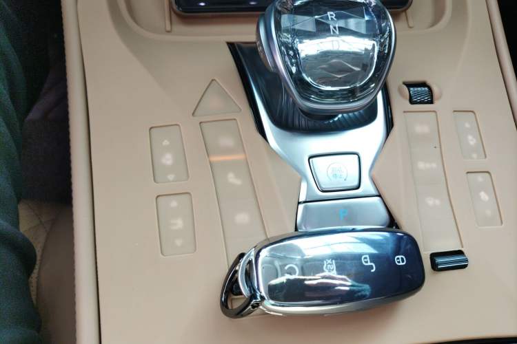 Used Denza D9 2024 DM-i 980 Four-Wheel Drive Prestige Model