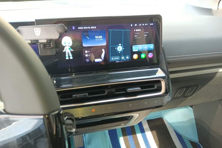 Used Baojun KiWi EV 2023 DJI Edition Lithium Iron Phosphate Audio And AC Panel