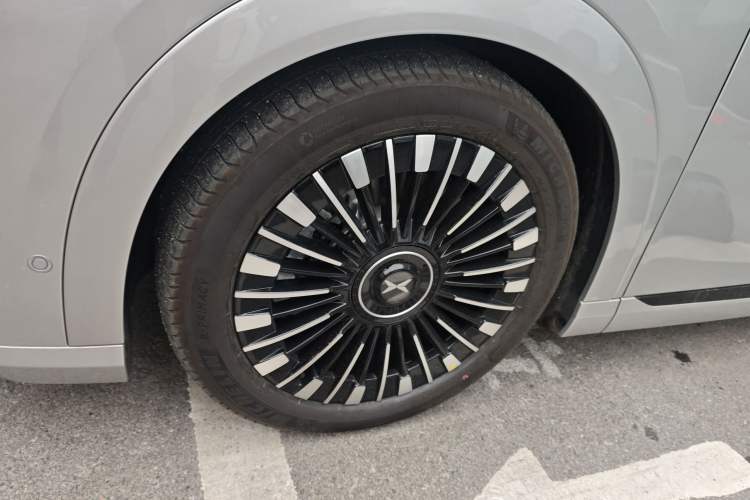 Used XPeng X9 2026 Model—Range-Extended Version 1602 Ultra