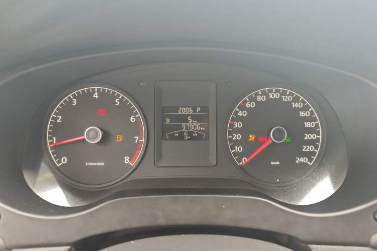 Used Volkswagen Sagitar 2014 1.6L Automatic Comfort Model Instrument Cluster