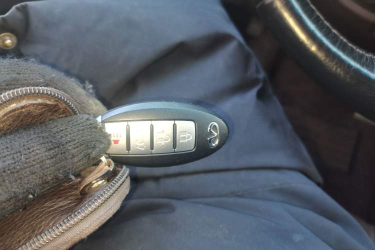 Used Infiniti QX70 2013 3.7L Standard Edition
