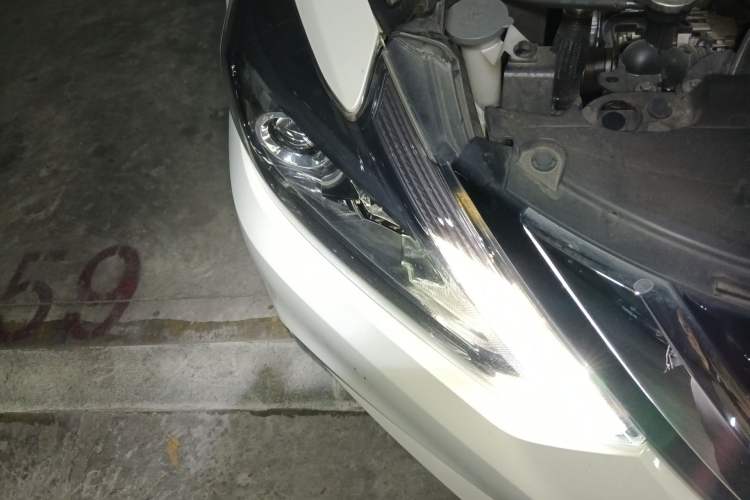 Used Nissan Teana 2016 2.0L XL-Upper Smart Edition Right Front Headlight