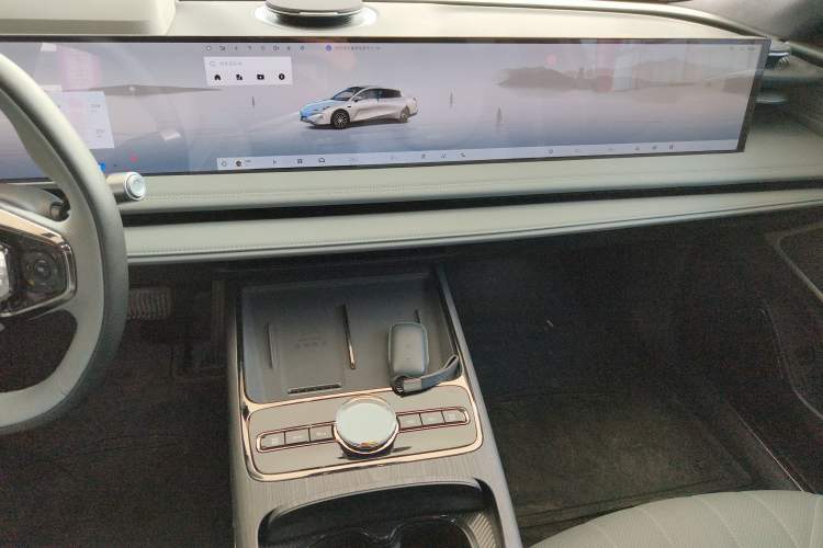 Used Geely Galaxy E8 2025 700 km Long-Range Intelligent Driving Version