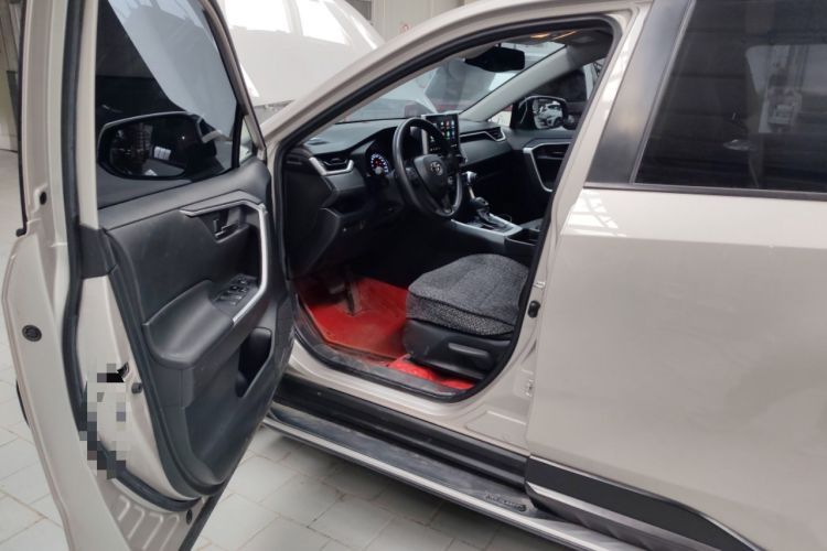 Used Toyota Wildlander 2020 Dual-Engine 2.5L E-CVT Two-Wheel Drive Leading Edition Driver Seat