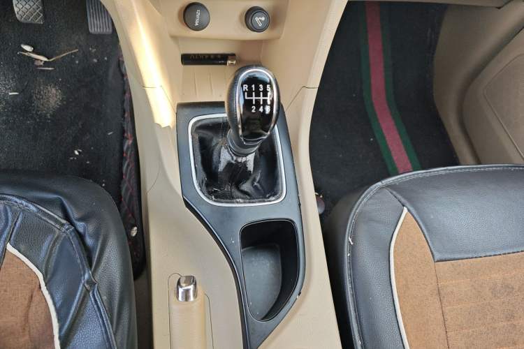 Used Wuling 730 2020 Commercial Vehicle 1.5L Manual Value Edition 7 Seats
