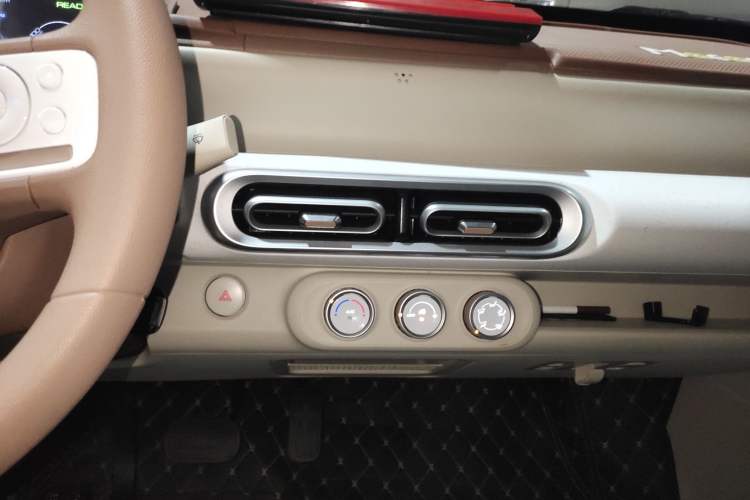 Used Wuling Hongguang MINIEV 2024 3rd Generation 215km Youth Edition
