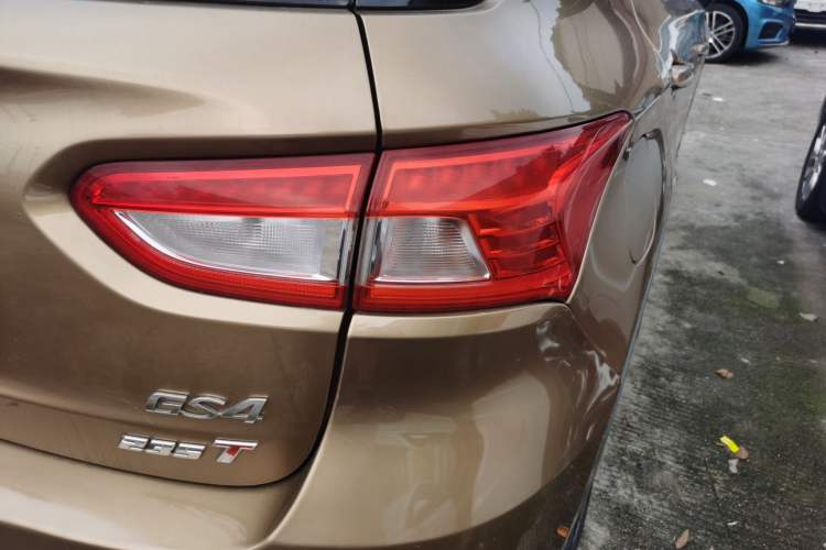 Used GAC Trumpchi GS4 2016 235T Manual Luxury Edition Right Rear Taillight