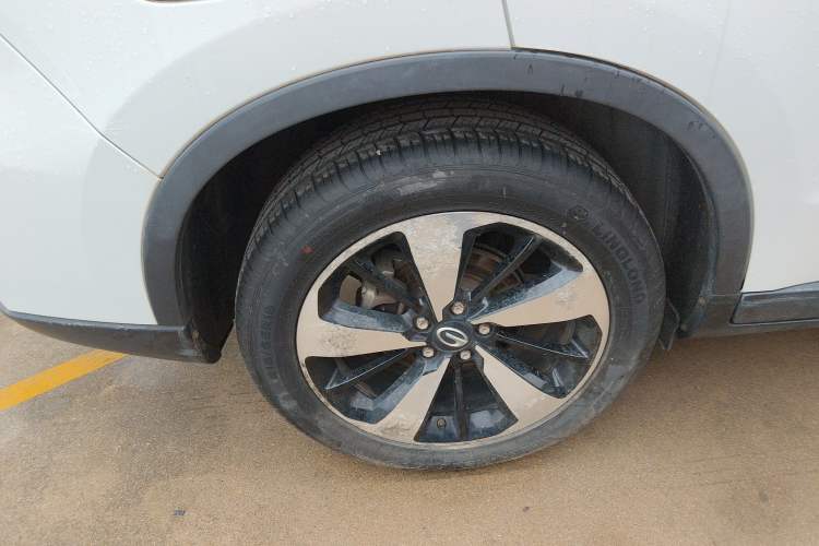 Used GAC Trumpchi GS4 2018 235T Automatic Two-Wheel Drive Luxury Smart Connectivity Version Right Rear Wheel Hub